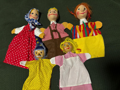 Fünf handpuppen für - fünf,